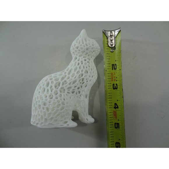 3D Printed Hollow Cat small Voronoi cat  Figurine With LED Light - Picture 10 of 12